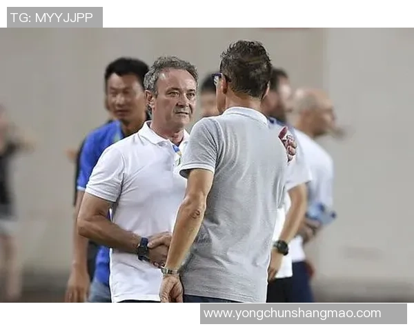 申鑫与苏宁之战主裁判表现引发热议球迷对裁判判罚的不同看法